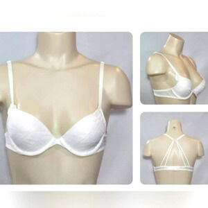 32A Xhilaration Women's Geo Mesh Strappy Back T-Shirt Convertible UW Bra‎ White